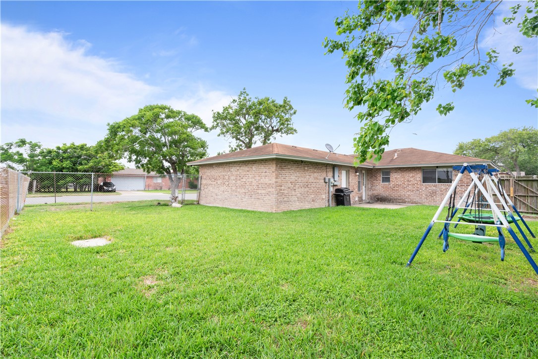 1729 Mermaid Dr Property Photo 17