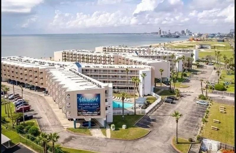 3938 Surfside Blvd 2225 Property Photo 1