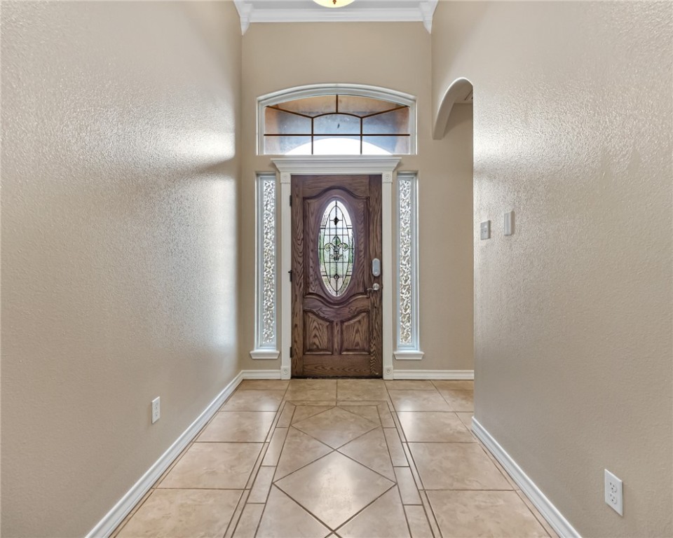 7406 Brush Creek Dr Property Photo 4