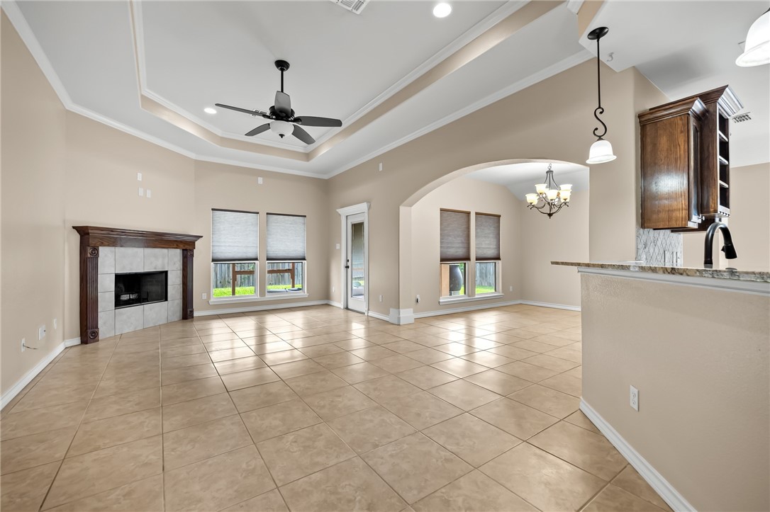 7406 Brush Creek Dr Property Photo 5