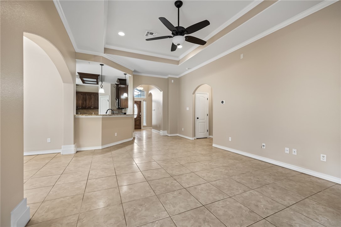 7406 Brush Creek Dr Property Photo 7