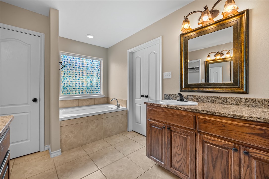 7406 Brush Creek Dr Property Photo 27