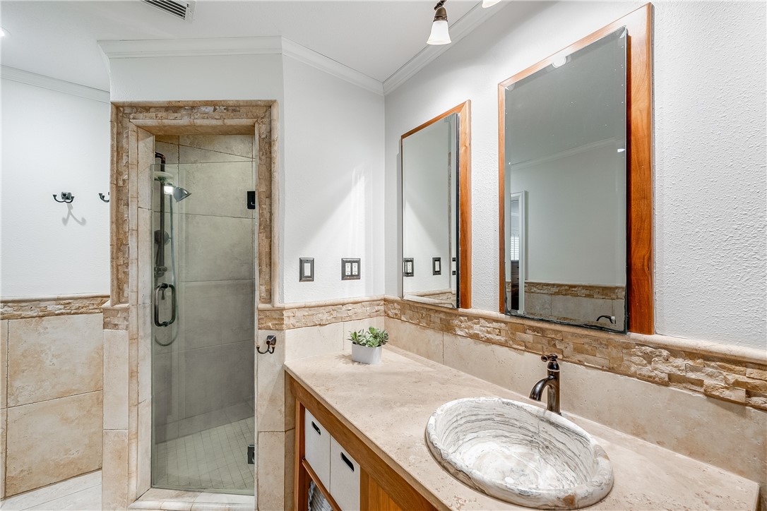 445 Williamson Pl Property Photo 24