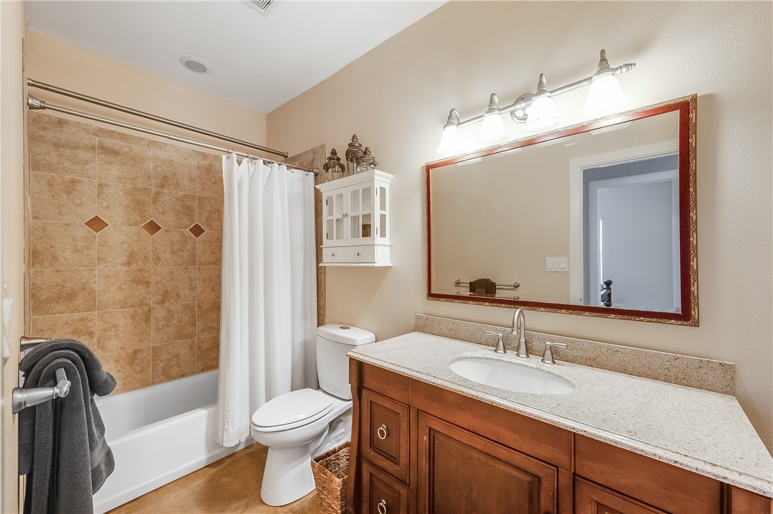 445 Williamson Pl Property Photo 35