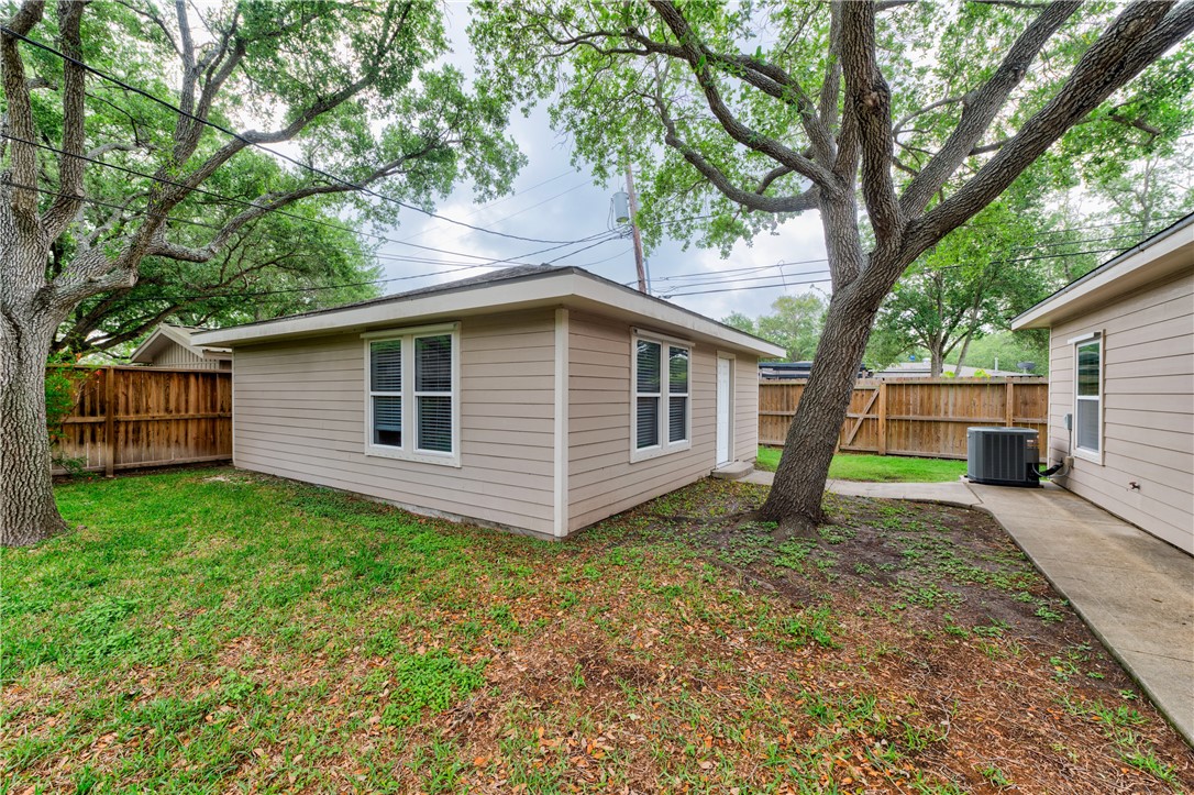 445 Williamson Pl Property Photo 36