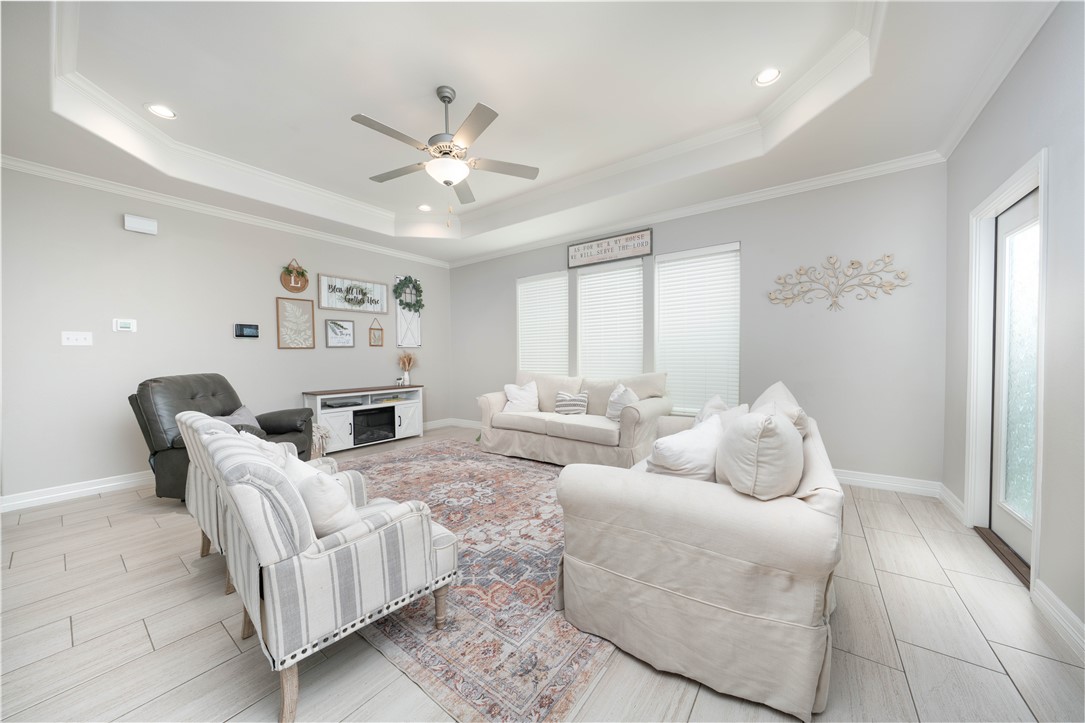 3141 Piranha Dr Property Photo 6