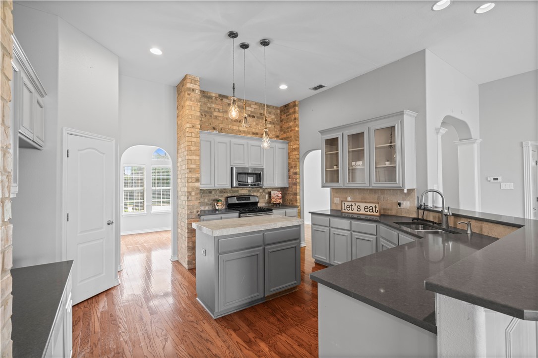 108 Black Diamond Property Photo 14