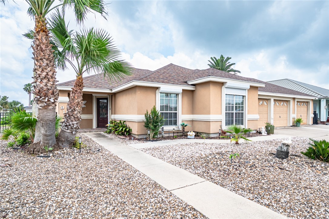913 Pompano Dr Property Photo 1