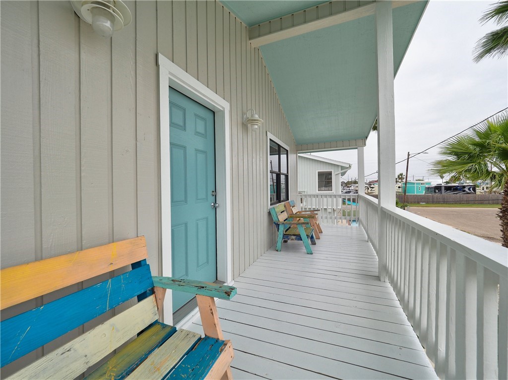 517 W Avenue E Property Photo 2