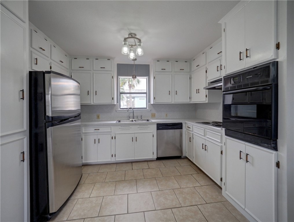 517 W Avenue E Property Photo 10