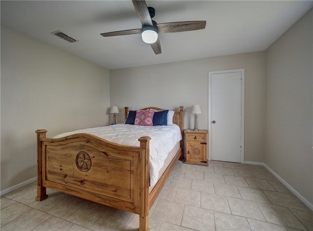 517 W Avenue E Property Photo 13