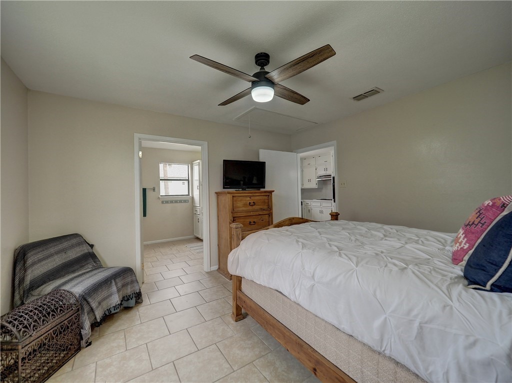 517 W Avenue E Property Photo 14