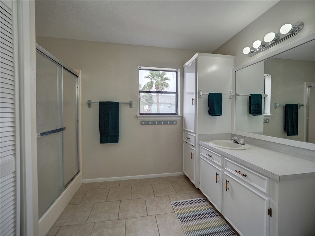 517 W Avenue E Property Photo 16