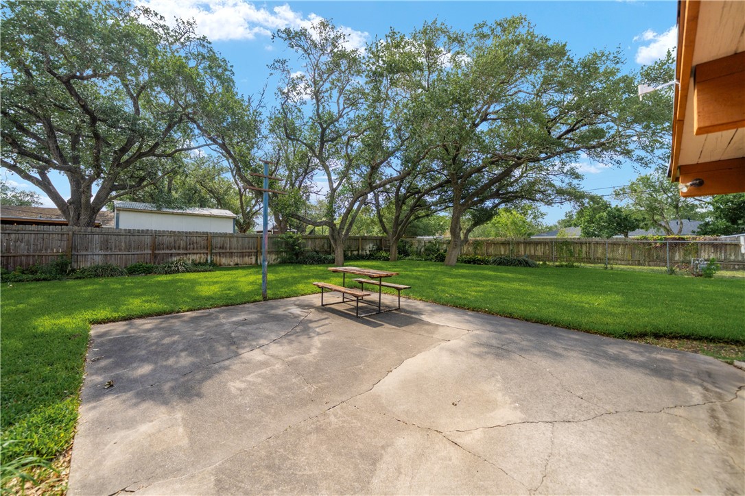 1112 David St Property Photo 34