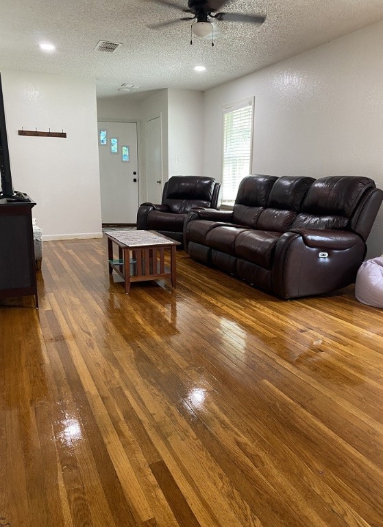 1301 Roosevelt Blvd Property Photo 7