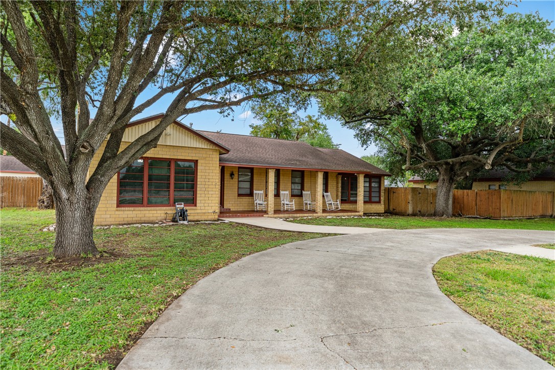 730 W Avenue A Property Photo 2