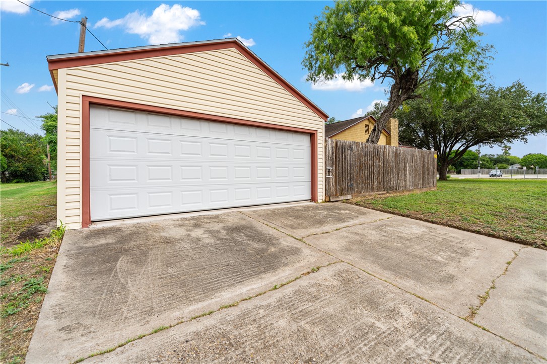 730 W Avenue A Property Photo 36