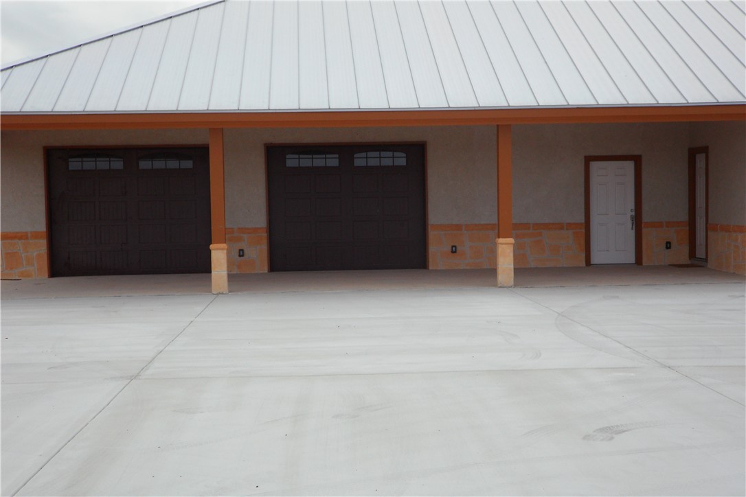 5334 Fm 1069 Road N Property Photo 4
