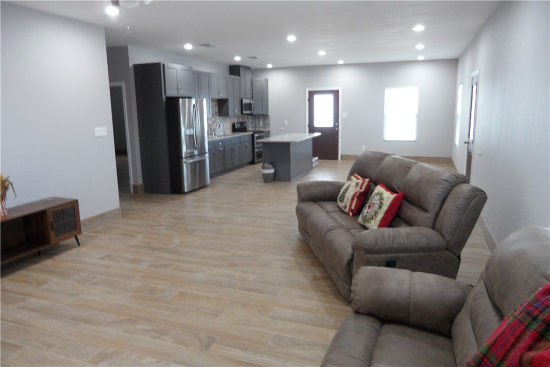 5334 Fm 1069 Road N Property Photo 10