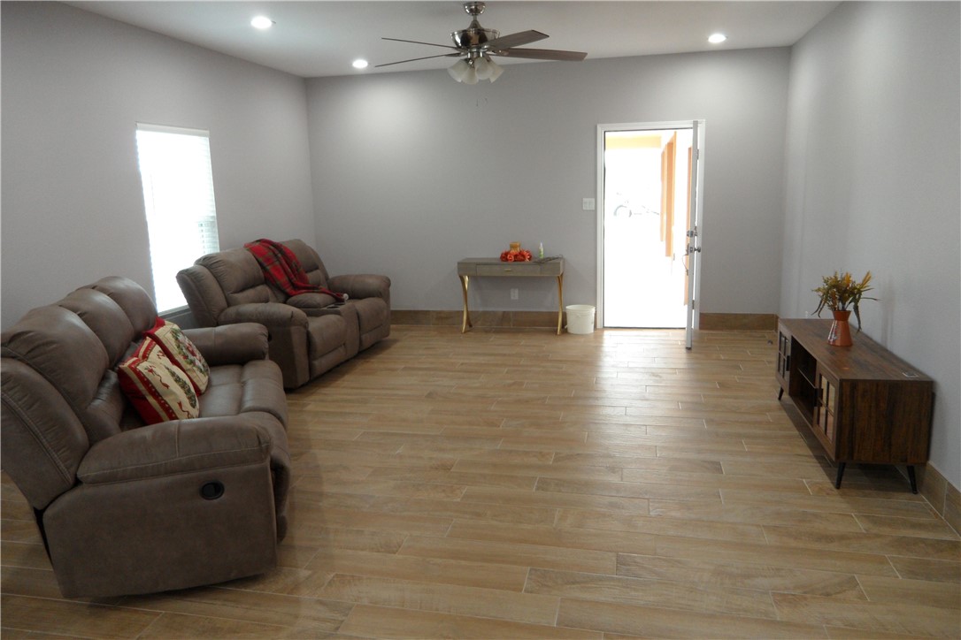 5334 Fm 1069 Road N Property Photo 19