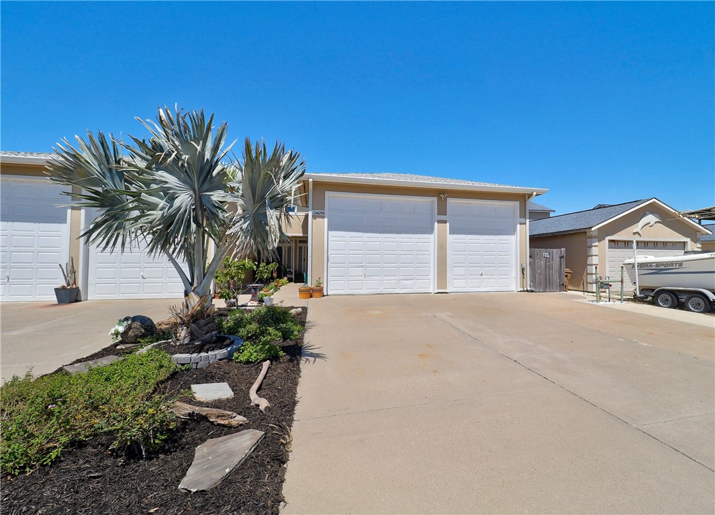 15429 Cruiser St B Property Photo 1