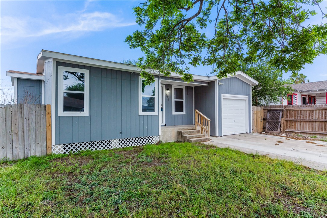 4845 Johnston Dr Property Photo 3