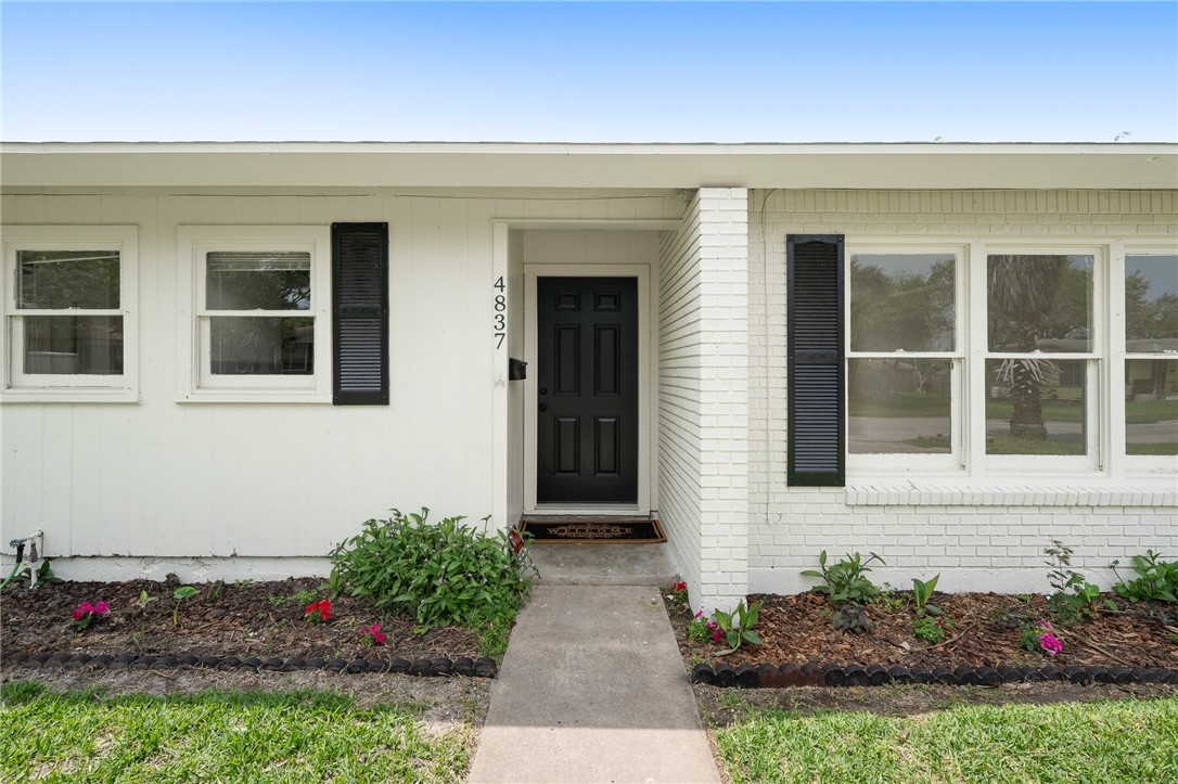 4837 Monette Dr Property Photo 3