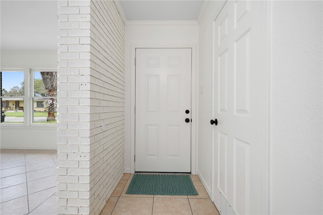 4837 Monette Dr Property Photo 4