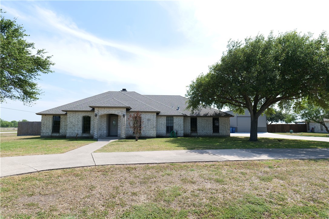 100 Lone Oak St Property Photo