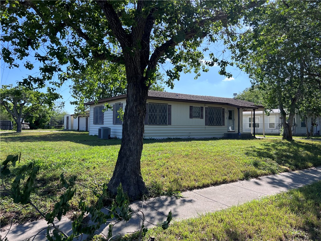 10801 Mayfield Dr Property Photo 3