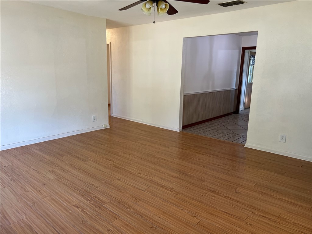 10801 Mayfield Dr Property Photo 6