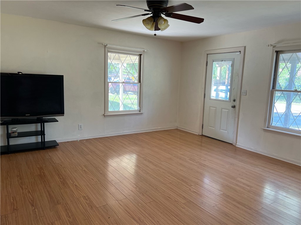 10801 Mayfield Dr Property Photo 7
