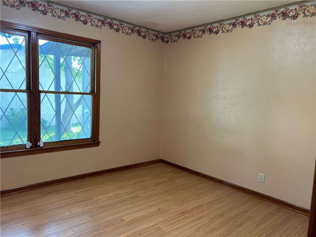 10801 Mayfield Dr Property Photo 11