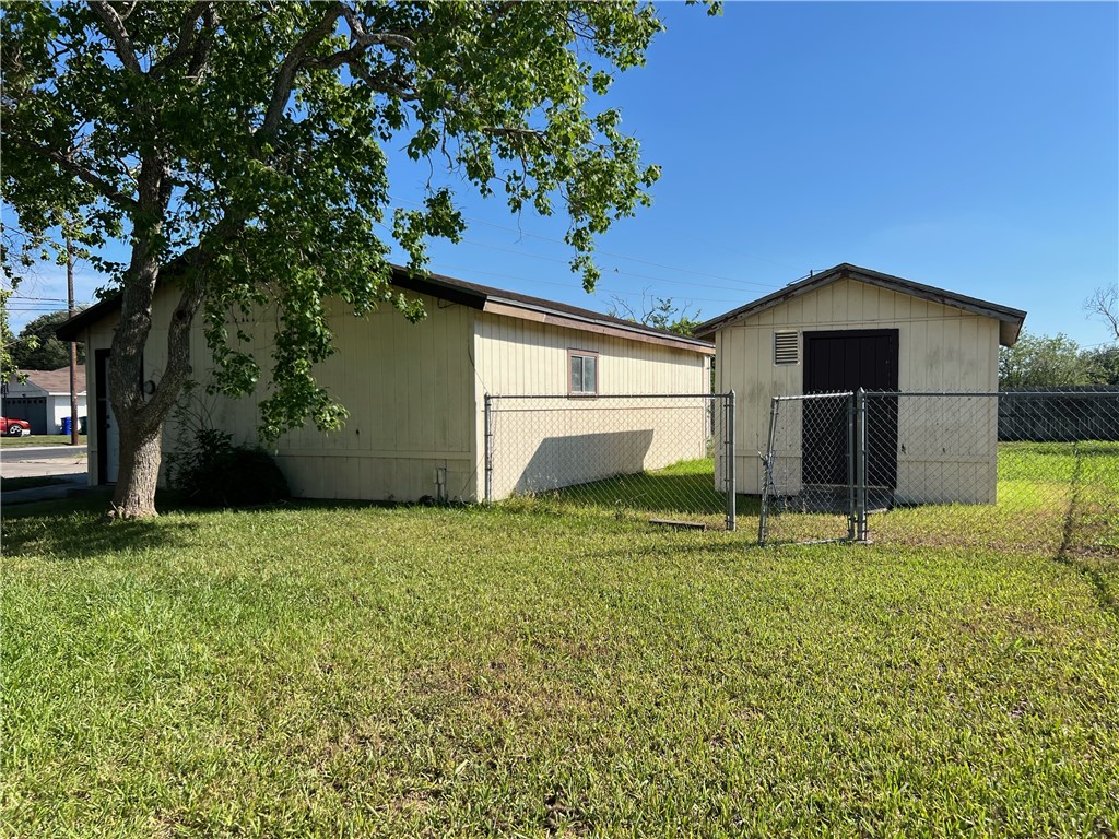 10801 Mayfield Dr Property Photo 14