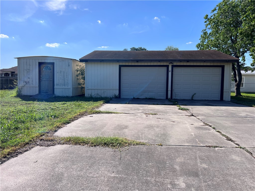 10801 Mayfield Dr Property Photo 15