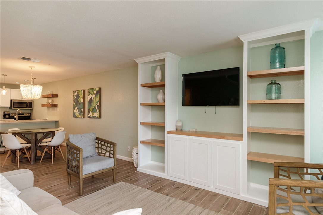 14802 Windward Dr 233 Property Photo 10