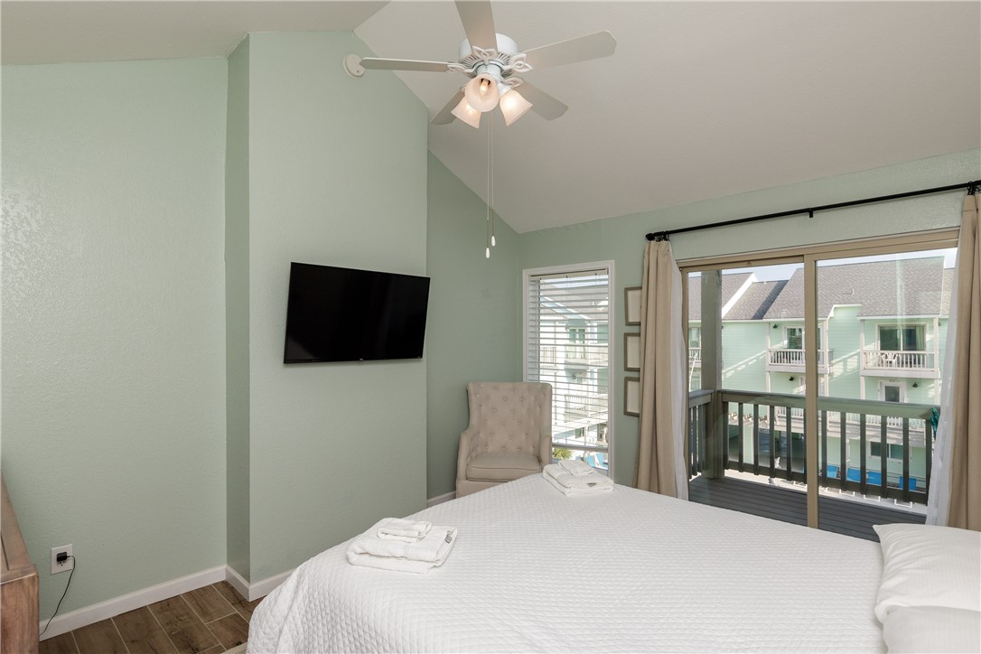 14802 Windward Dr 233 Property Photo 18