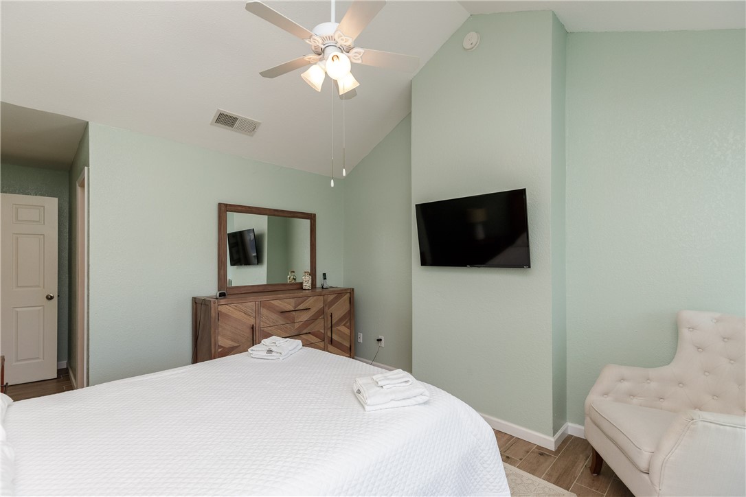 14802 Windward Dr 233 Property Photo 19
