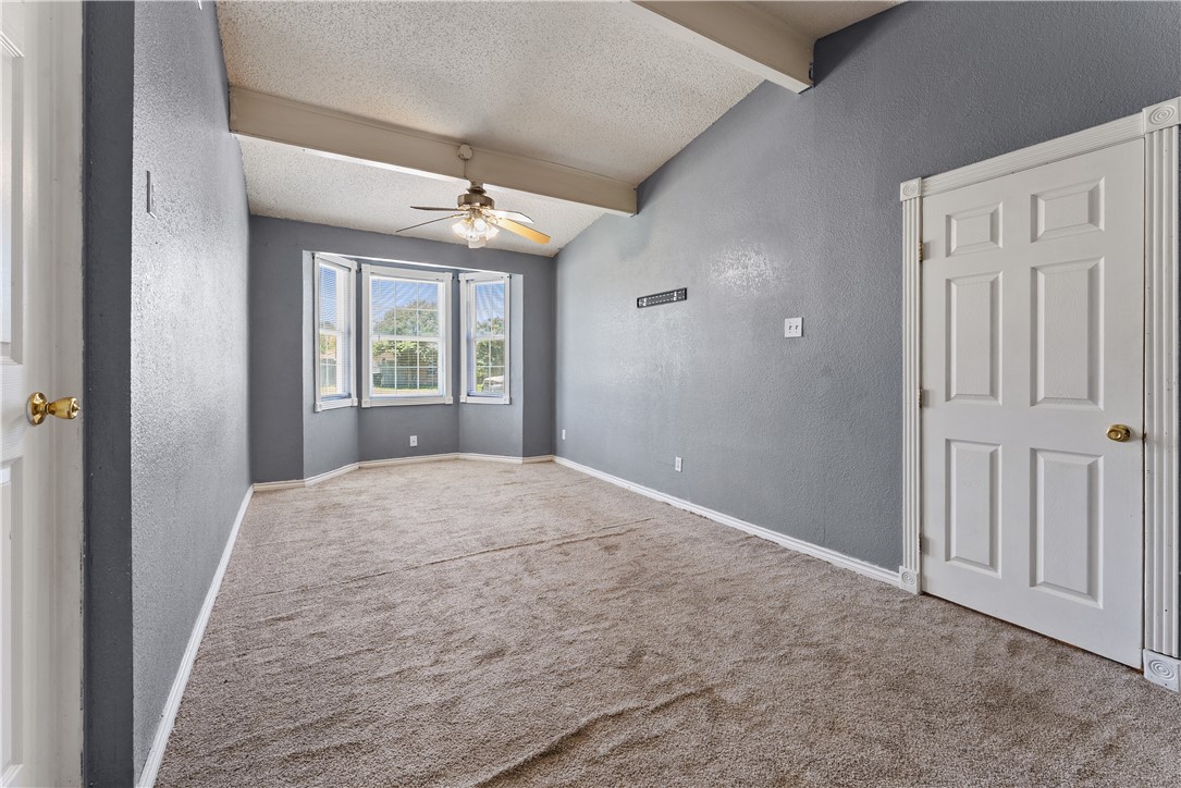 938 Woodlawn Dr Property Photo 13