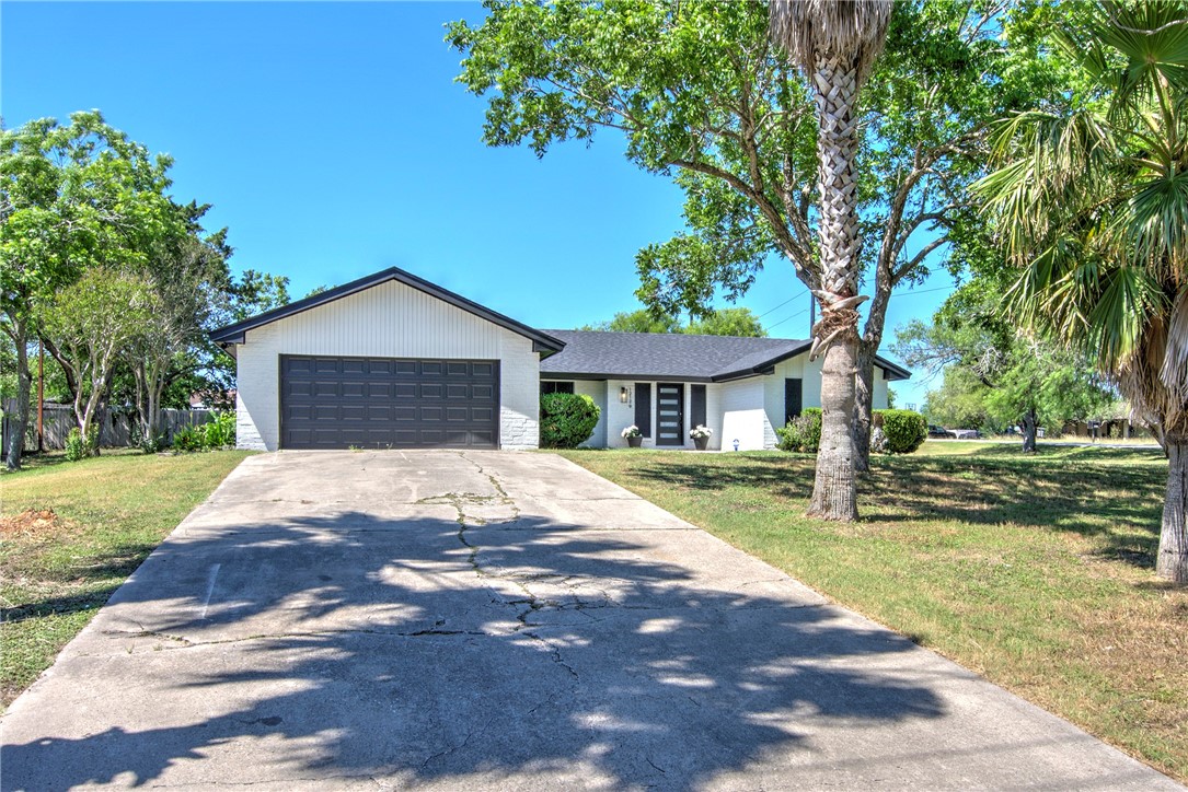 12129 Up River Property Photo 3
