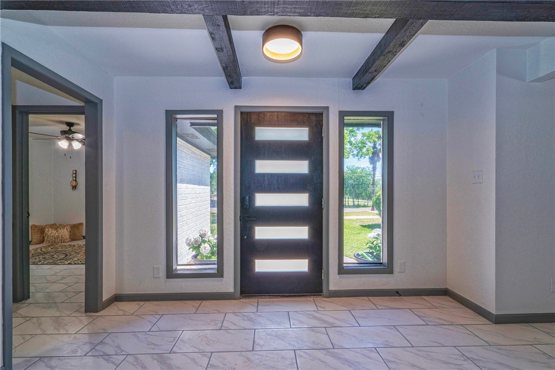 12129 Up River Property Photo 5
