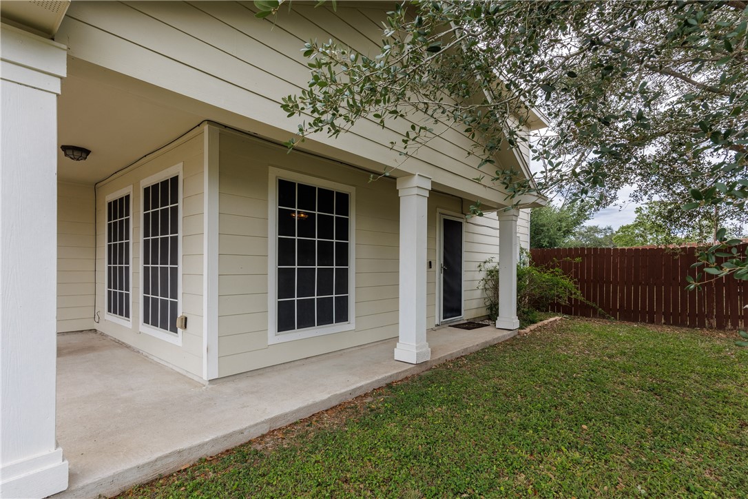 15414 Bedrock Dr Property Photo 2