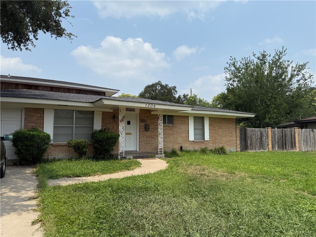1208 N Woodlawn Dr Property Photo 1