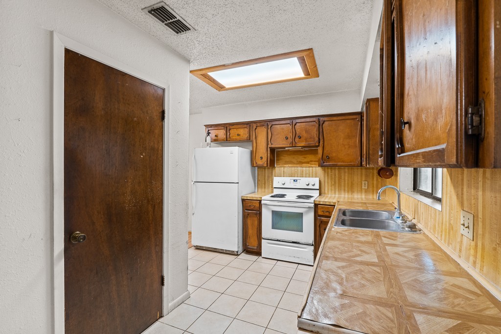 3317 Otranto Dr Property Photo 7