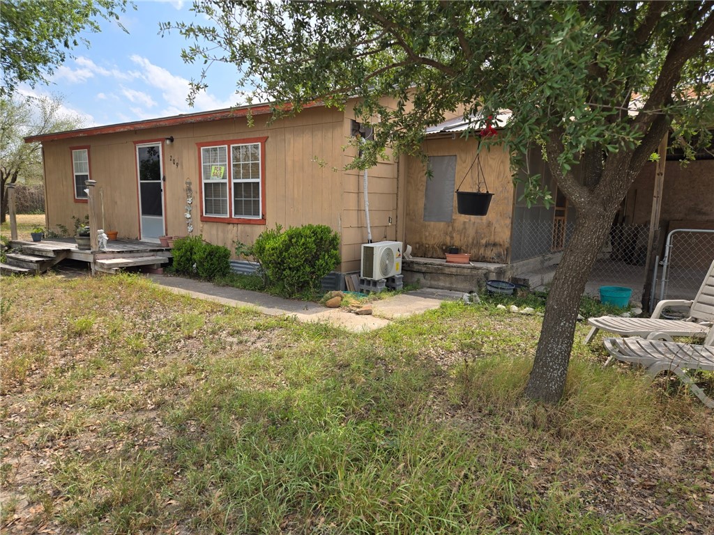 209 N Second Ave Property Photo