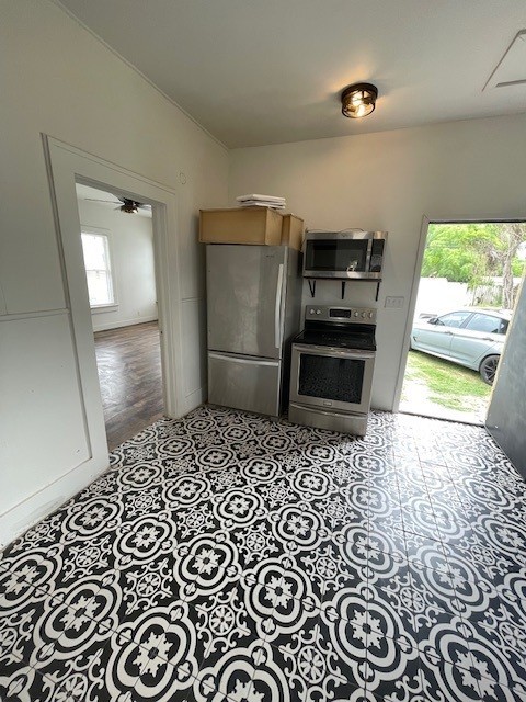 415 W King Ave Property Photo 12