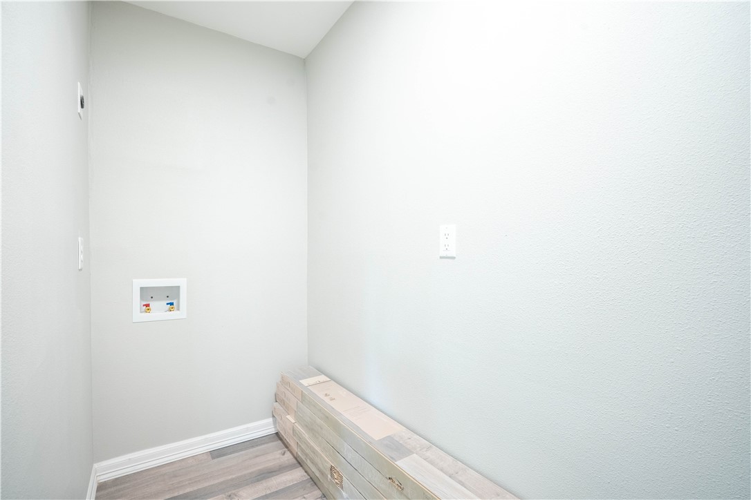 1002 E Hill Ave Property Photo 16