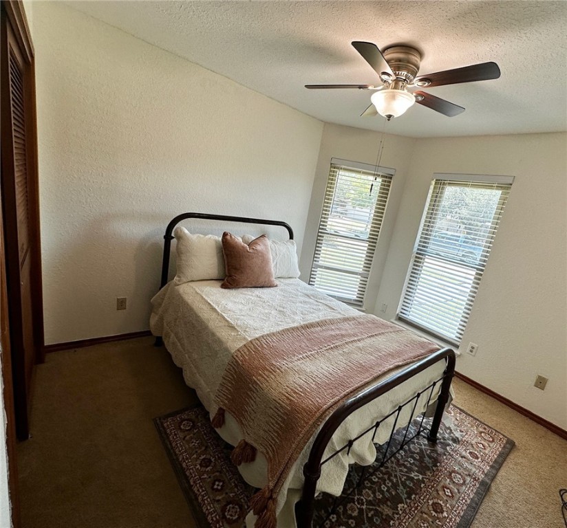 7002 Sun Wood Dr Property Photo 10