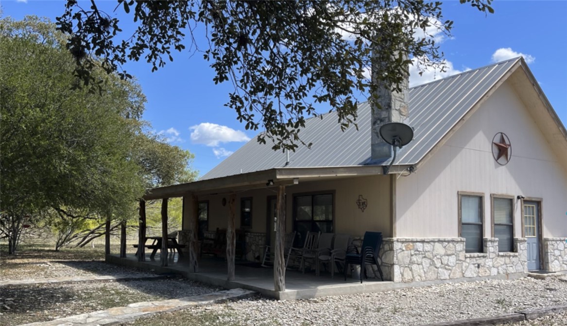 197 N Tomahawk Property Photo 4