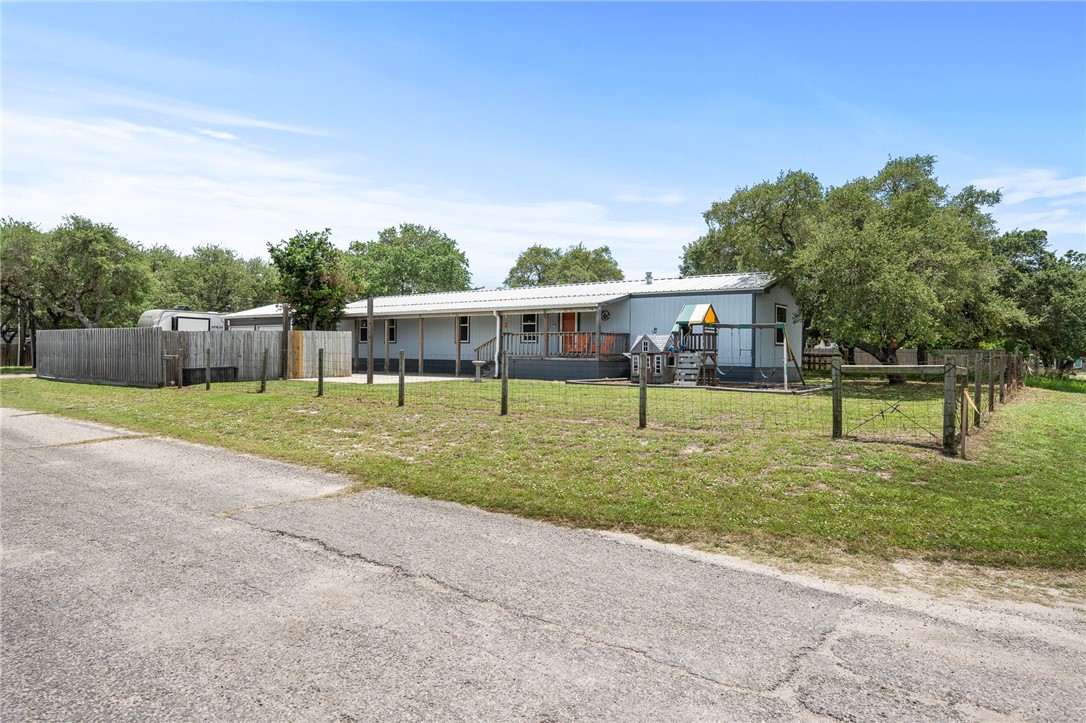 649 W Magnolia Ave Property Photo